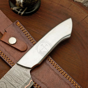 Couteau de chef professionnel en acier Damas forgé à la main, manche en acier inoxydable argenté, lame de 8 pouces ultra-affûtée, compatible lave-vaisselle - Product Image 5