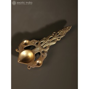 Aarti Diya ทองเหลืองทำด้วยมือขนาด7นิ้วพร้อมที่จับของตกแต่งบ้านที่หรูหราในอินเดีย - Product Image 3