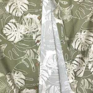 Camicia da uomo con stampa di foglie di Monstera tropicale, vestibilità ampia, in tessuto simile al Tencel, comoda per la spiaggia. - Product Image 5