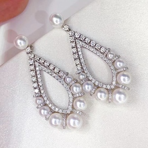 Nuevo Producto, Aretes de Plata de Ley 925 Comparable a Oro K con Perlas Naturales de 10-11 mm, Redondas, con Cristales de Alta Calidad - Product Image 1