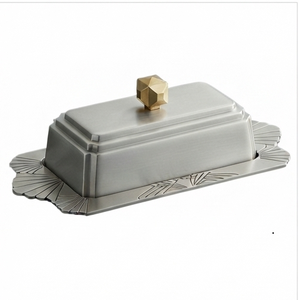 Plateau de service vintage en métal argenté, idéal pour le beurre et le fromage, parfait pour la cuisine et la table à manger. - Product Image 4