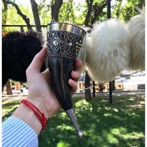 Viking Horn Beer <b>Mugs</b> With Wooden Stand And Decorative Sword Holder Floral Pattern Gold Plated Vintage Style For Party Adult Use - Product Image 6