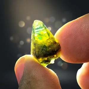 Saphir Vert Naturel Rare, Spécimen Authentique de Karur, Pierre Polie BAITHU GEMS MINERALS, Fabrication de Bijoux Personnalisés, Tamil Nadu - Product Image 4