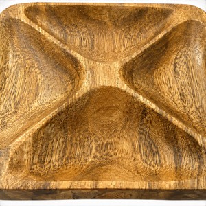 Bandeja de Servir de Madera Hecha a Mano con 4 Compartimentos |   Plato Multiusos para Aperitivos |   Bandeja de Madera para Frutos Secos y Aperitivos - Product Image 4