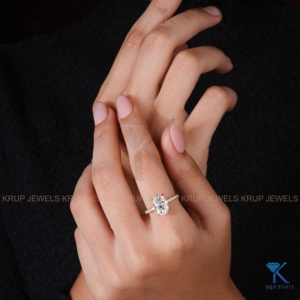 Anillos de Compromiso con Diamantes Cultivados en Laboratorio, Ovalados, Oro Amarillo Sólido de 14K, Halo Oculto, Fabricante y Proveedor de Joyería Nupcial Personalizada - Product Image 4