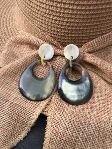 Pendientes Elegantes y Modernos Hechos a Mano con Cuerno de Búfalo, Ecológicos y Personalizables, Ideales para Bodas - Product Image 5