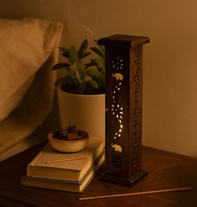 Quemador de Bakhoor de Madera de Lujo Hecho a Mano con Tapa de Corte Geométrico, Estilo Antiguo, Porta Incienso Oud para Aromaterapia y Meditación - Product Image 4