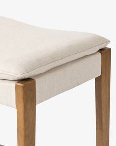 Tabouret de bar Ayana en bois massif de haute qualité avec finition naturelle et coussin pour usage intérieur - Product Image 4