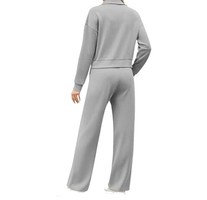 Conjunto Deportivo de Dos Piezas para Mujer, de Alta Calidad, Elegante y Casual, para Uso Diario, con un Look Moderno y Fácil de Usar - Product Image 1