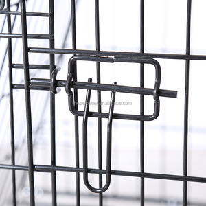 Cande per cani moderne e durevoli all'ingrosso con scatola di vassoio di plastica per imballaggio in gabbia di metallo nero inclinato per un comodo trasportino da viaggio - Product Image 6