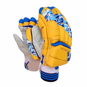 Guantes de Bateo de Cricket con Correa SG, Ajuste Suave, Alta Calidad, Mejor Precio, Nueva Llegada, Desde Pakistán - Product Image 1