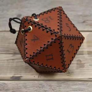 Bolsa Redonda de Cuero Marrón Hecha a Mano para Guardar Dados y Taza, para Juegos de Rol - Product Image 3