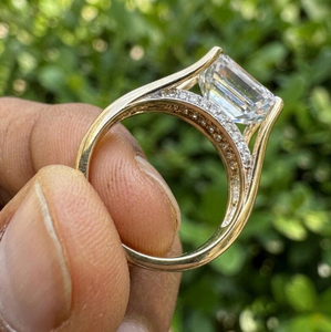 Anillo Solitario de Diamante Cultivado en Laboratorio de Alta Calidad, Corte Esmeralda, E VVS2 VS1, con Diseño de Banda Flotante - Product Image 5