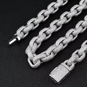 Collar de Cadena Cubana con Diamantes Estilo Hip Hop, Ideal para Conciertos, Festivales y Fiestas, Disponible al Mejor Precio - Product Image 4