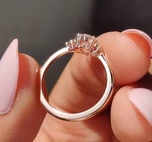 Anillo de Compromiso de Diamante Moissanite al por Mayor, 1 Quilate, Plata 925, Corte Ovalado, Sin Níquel, Sin Plomo, Anillo de Boda Clásico para Mujer - Product Image 2