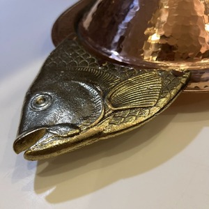 Plateau de service en cuivre martelé fait main avec couvercle, doublure en étain et détails en laiton – Vaisselle artisanale pour dîner d'hôtel - Product Image 6
