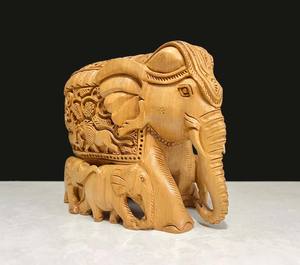 Collection Super Fine de Figurines d'Éléphants en Bois Sculptées à la Main et Écologiques de Nirmala Handicrafts, Statue de Décoration d'Art Moderne - Product Image 6