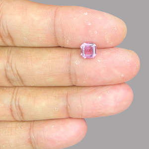 พลอยทัวร์มาลีนรูเบไลต์ธรรมชาติแบบเม็ดเดี่ยว 0.92 กะรัต - Product Image 2