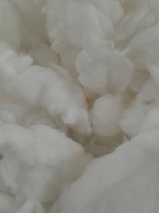 Hilo de Algodón 100% Combed Open End Reciclado, Grado Textil Absorbente, Ecológico, Antibacteriano, en Pacas de Algodón Crudo - Product Image 1
