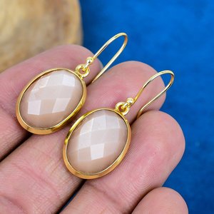 Pendientes de Piedra Lunar de Melocotón Natural Hechos a Mano, Forma Ovalada, con Baño de Oro de 18k sobre Plata de Ley 925 - Product Image 3