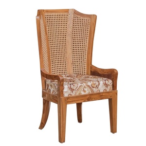 Chaise de salle à manger en teck massif de qualité avec dossier en rotin tressé pour usage intérieur. - Product Image 2