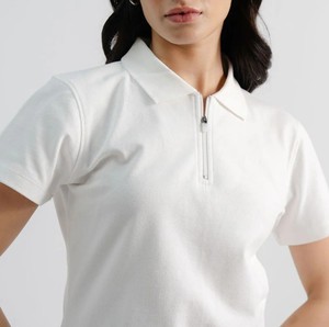 Polo à manches courtes blanc pour femme, coupe classique, couleur unie, tricoté, 100% coton, style décontracté, fermeture éclair sur le devant - Product Image 1