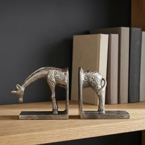 Sujetalibros de Jirafa de Plata Antigua, Juego de 2 Esculturas Decorativas de Animales de Aluminio con Elegante Base Metálica, Soportes de Libros de Lujo - Product Image 5