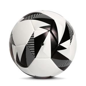 Ballon de football en PU hydrofuge de haute qualité, taille 5, personnalisable avec impression de logo, pour entraînement professionnel en club ou pratique jeunesse - Product Image 1
