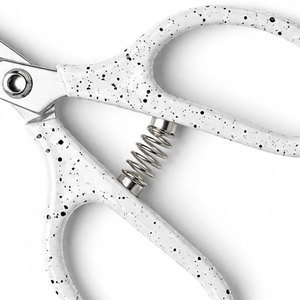Ciseaux à cheveux en acier inoxydable avec manche blanc moucheté, lame tranchante, pour droitiers, taille moyenne, pliables, légers, outil de coupe - Product Image 3