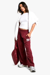 Pantalones deportivos de pierna recta para mujer, talla pequeña, color burdeos, con eslogan, de felpa suave, 100% algodón, con cordón de ajuste, ideales para invierno, de gran demanda. - Product Image 3