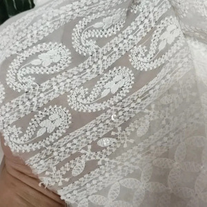 Tissu brodé Schiffli, tissu en dentelle brodée, tissu en maille, tissu en filet pour la confection de vêtements, approvisionnement haut de gamme pour les grands acheteurs de mode. - Product Image 3