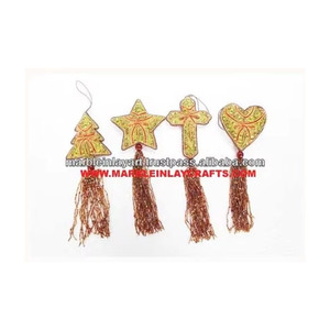 Magnifiques décorations suspendues, ornements indiens, meilleurs créations de designers, décorations de Noël avec travail perlé, ornements brodés à la main. - Product Image 1