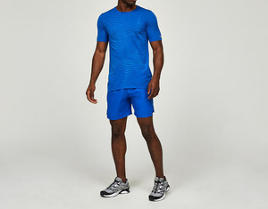 T-shirt en polyester à séchage rapide de qualité supérieure pour la salle de sport et l'entraînement physique - Product Image 1