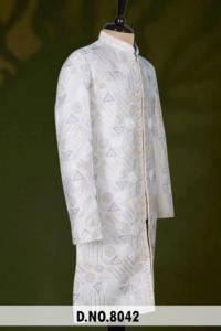 Sherwani en soie Vergo ivoire pour homme, style Indo-Occidental, avec perles et sequins, motif géométrique, tenue ethnique moderne pour marié - Product Image 3