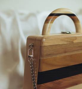 Elegante Bolso de Noche de Madera Ecológico Hecho a Mano, Cartera de Lujo Tipo Clutch, Accesorio de Moda para Bodas y Fiestas - Product Image 6