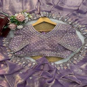 VASTRA COTTAGE Sari de Seda con Bordado de Hilo y Lentejuelas con Blusa a Juego, Colección Premium para Fiestas y Bodas - Product Image 1