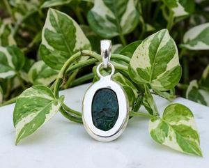 Pendentif en émeraude zambienne facettée, fait main, argent sterling 925, style vintage, certifié par un tiers, bijoux unisexe, vert naturel - Product Image 6