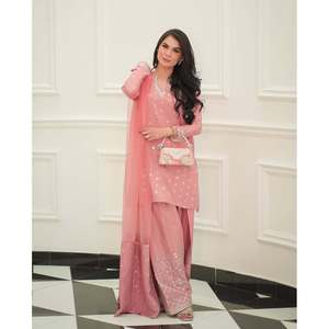 Ensemble de vêtements de fête pour femmes de créateur Beau haut avec bas et Dupatta pour un look élégant - Product Image 5