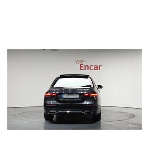 Mercedes-Benz E350 4MATIC AMG Line Classe E 2023 avec volant à gauche, boîte de vitesses automatique, sièges en cuir, caméra arrière - Product Image 3