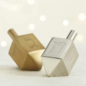 Toupie hébraïque en bois naturel à prix de gros, jeu traditionnel de Hanouka, jouet de fête - Product Image 5