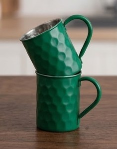 Tazas de cóctel de cobre martillado Moscow Mule, color amarillo mostaza premium y negro mate, con diseño de panal de abeja resistente y vibrante. - Product Image 4
