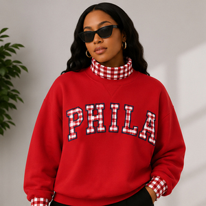 Sweat-shirt surdimensionné personnalisé pour femme, col montant à carreaux rouges, style rétro universitaire, motif sportif - Product Image 2