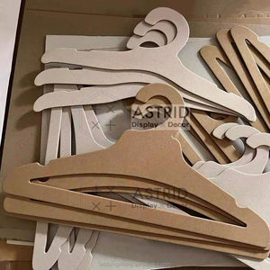 Cintre en carton kraft épaissi écologique de 43 cm avec logo personnalisé pour présentation en magasin, organisateur de vêtements, design moderne - Product Image 4