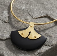 Collier ras du cou tendance pour femme avec pendentif en corne de buffle et laiton texturé - Bijoux de fiançailles faits à la main en Inde