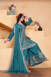 Ensemble trois pièces pour femme en soie Chinon avec motif à sequins, comprenant un Kameez court, un pantalon palazzo à jambes larges et un long foulard, entièrement cousu - Product Image 3