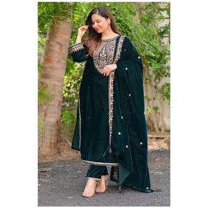 FANTAISIE VELOURS BRODERIE SEQUENCE TRAVAIL HAUT BAS AVEC DUPATTA VERT - Product Image 1