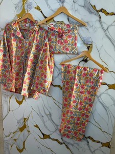 ชุดนอนผ้าฝ้ายลายเสือ: ชุดนอนสไตล์โบฮีเมียน - Product Image 1