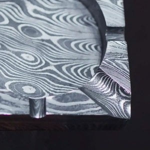 Cenicero Redondo de Acero de Damasco, Cenicero Metálico Hecho a Mano de Primera Calidad con Diseño Elegante para Accesorios de Fumar - Product Image 5