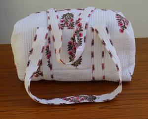 Bolso de Viaje Boho 2026, Nuevo, Hecho a Mano, Estampado con Bloques, 100% Algodón, con Asa Larga de Cuerda, Diseño Acolchado, Tamaño Mediano para Mujer - Product Image 1