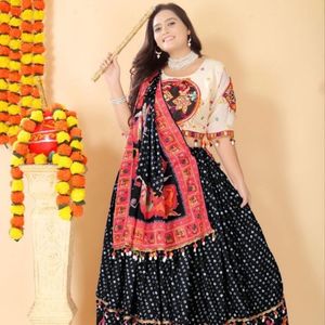Latest Navratri Couple Collection Premium Lehenga Choli And <b>Men</b> Muslin Cotton <b>Kurta</b> Pant Wholesale Rate By Royal Exports - Product Image 6